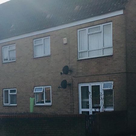 Travelling Stop Apartment Swindon Exterior photo