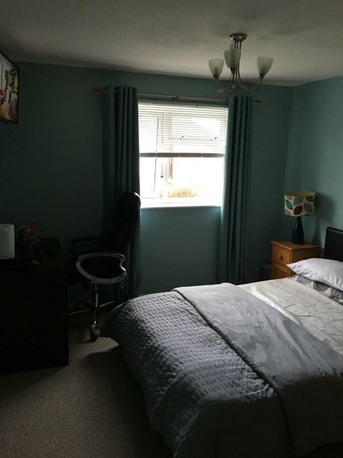 Travelling Stop Apartment Swindon Exterior photo